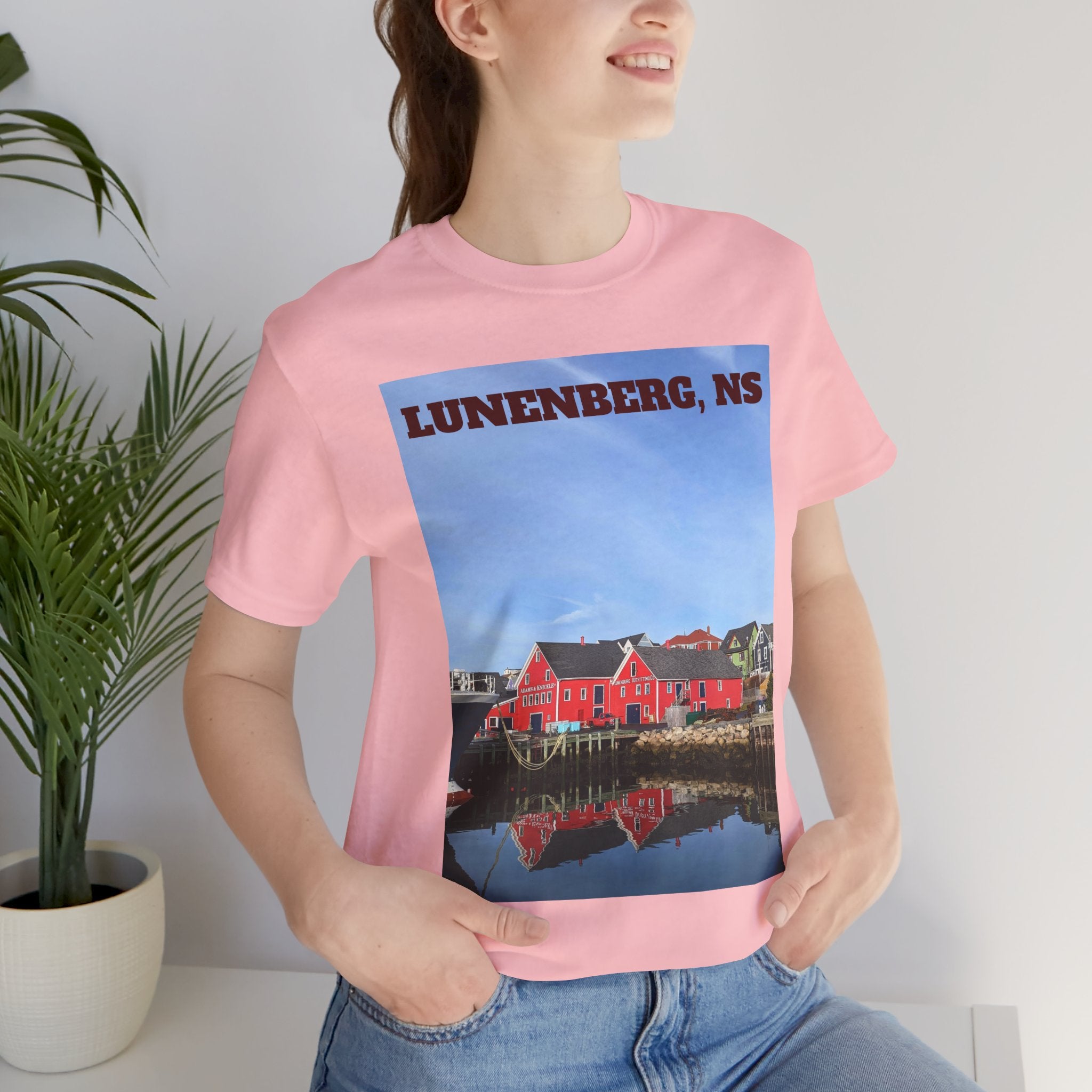 Viringee Unisex Lunenberg NS Graphic Tee