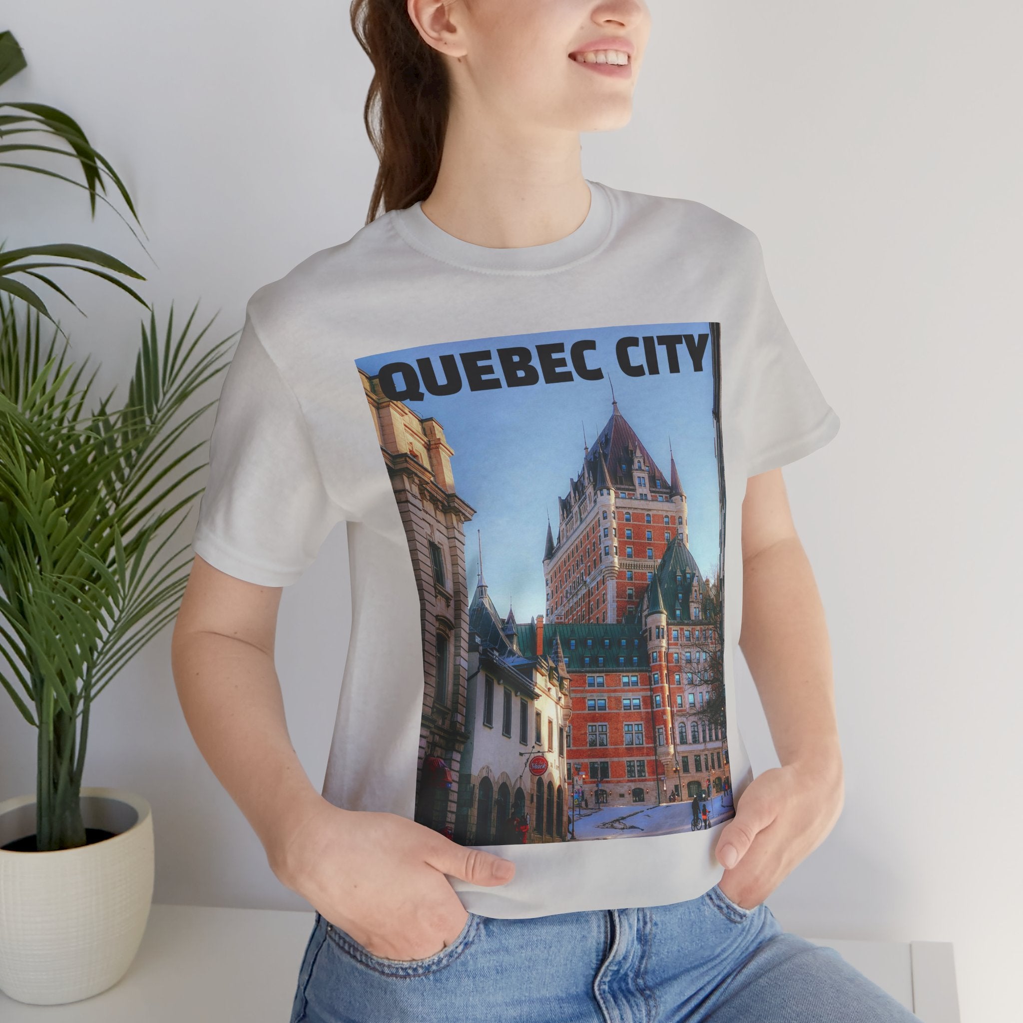 Viringee Quebec City Graphic Tee / T-shirt Graphique Viringee Québec