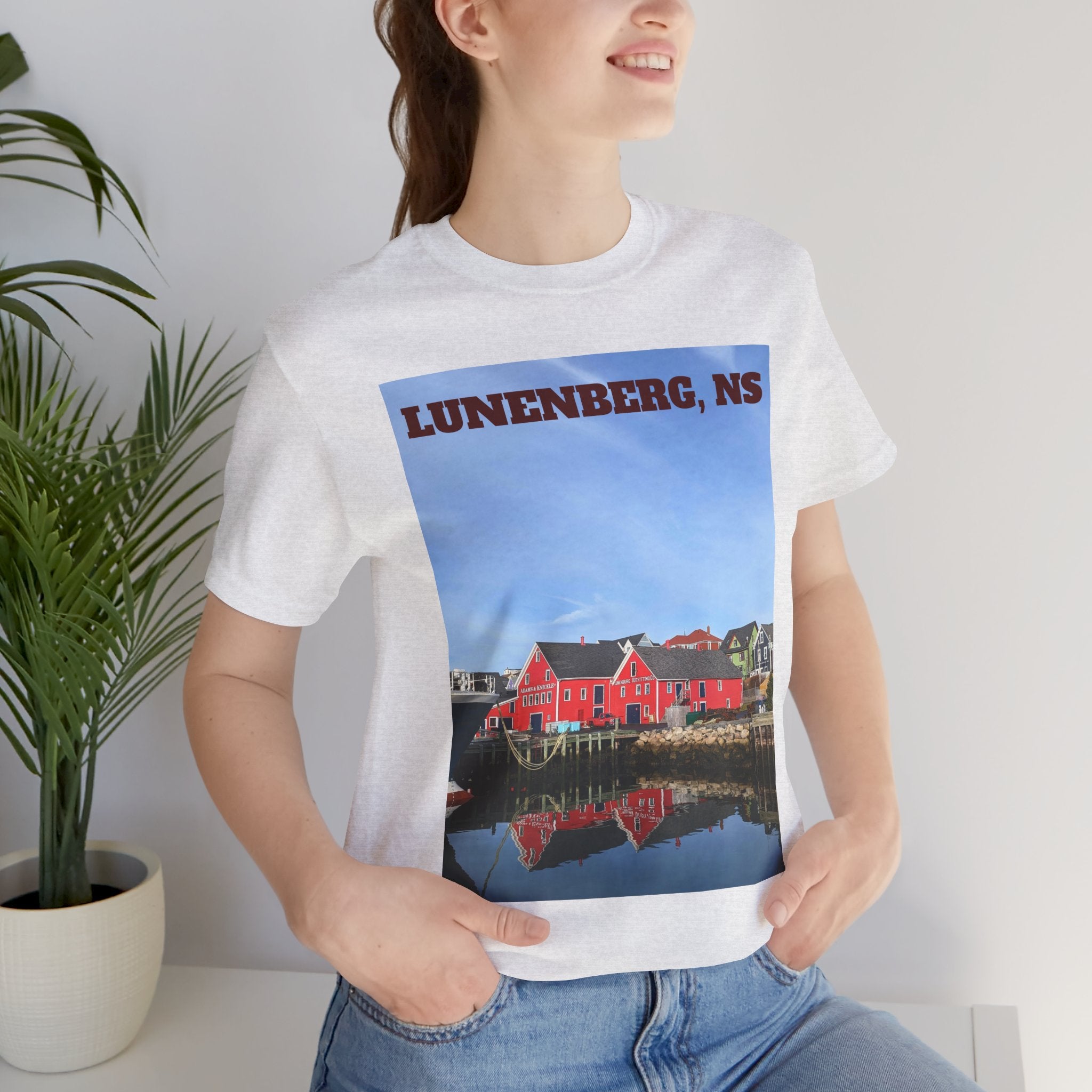 Viringee Unisex Lunenberg NS Graphic Tee