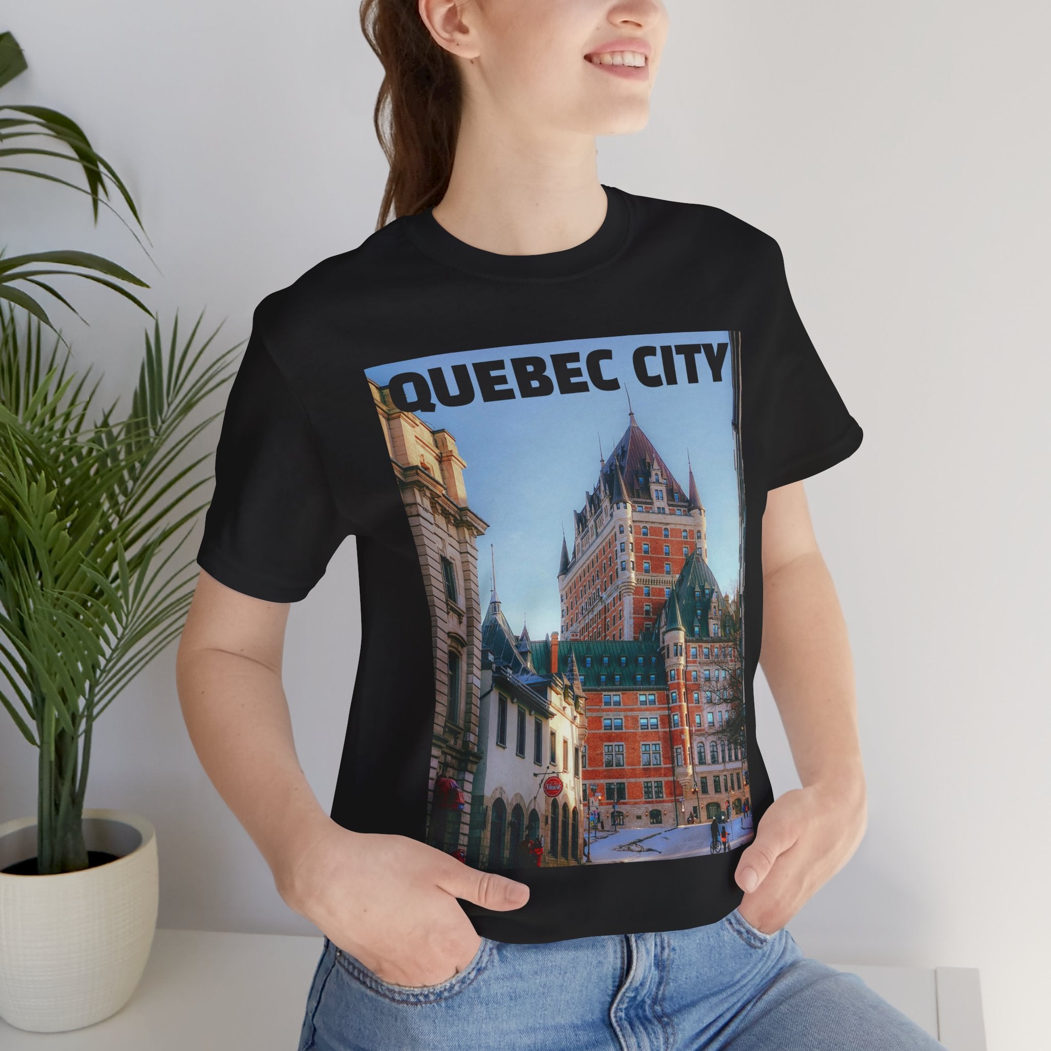 Viringee Quebec City Graphic Tee / T-shirt Graphique Viringee Québec
