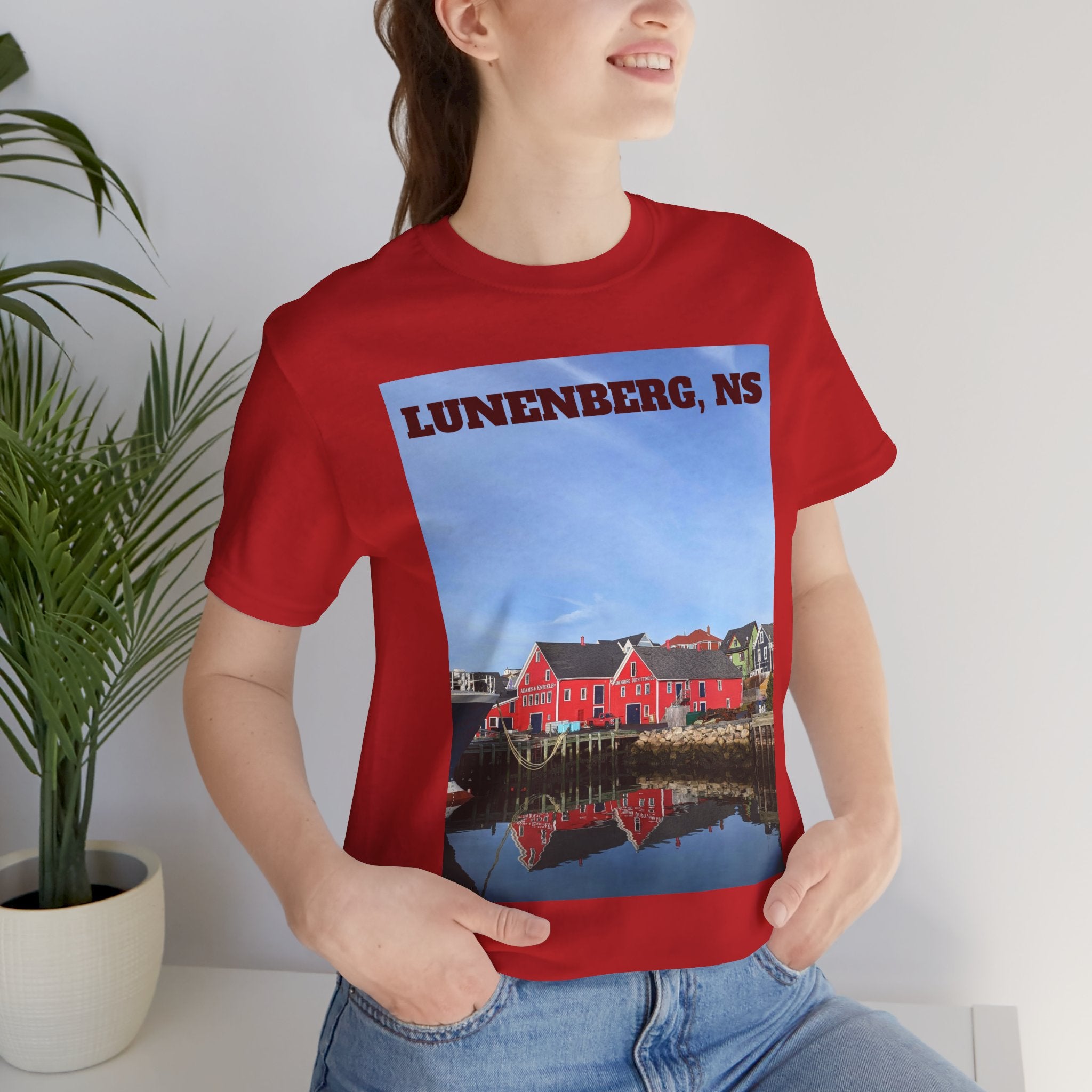 Viringee Unisex Lunenberg NS Graphic Tee