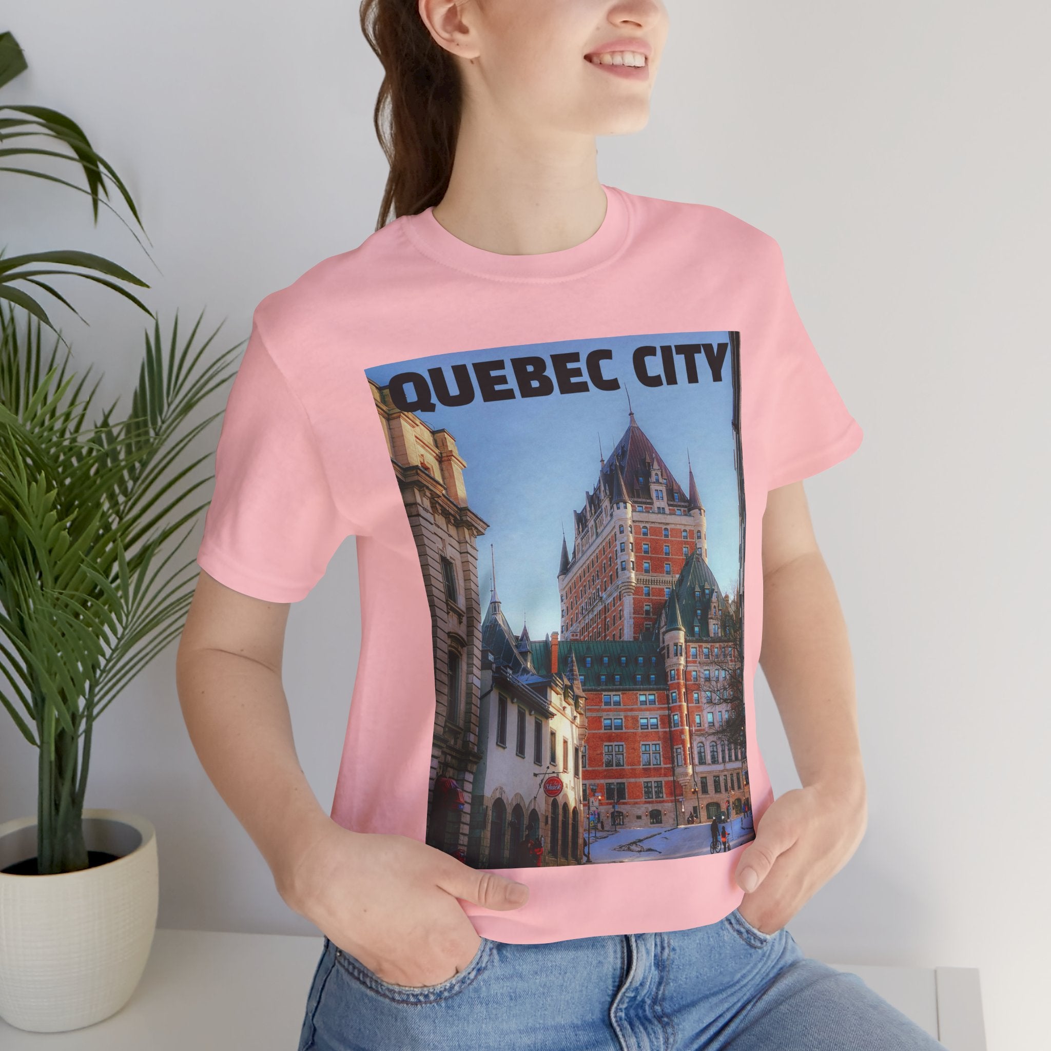 Viringee Quebec City Graphic Tee / T-shirt Graphique Viringee Québec
