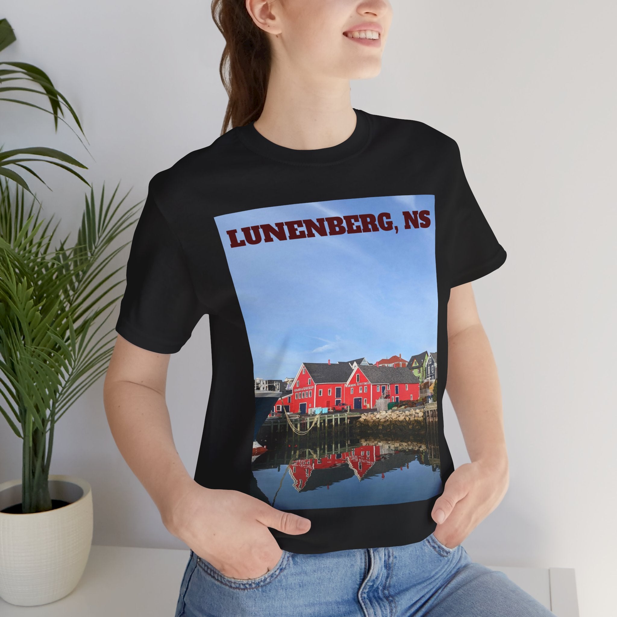 Viringee Unisex Lunenberg NS Graphic Tee
