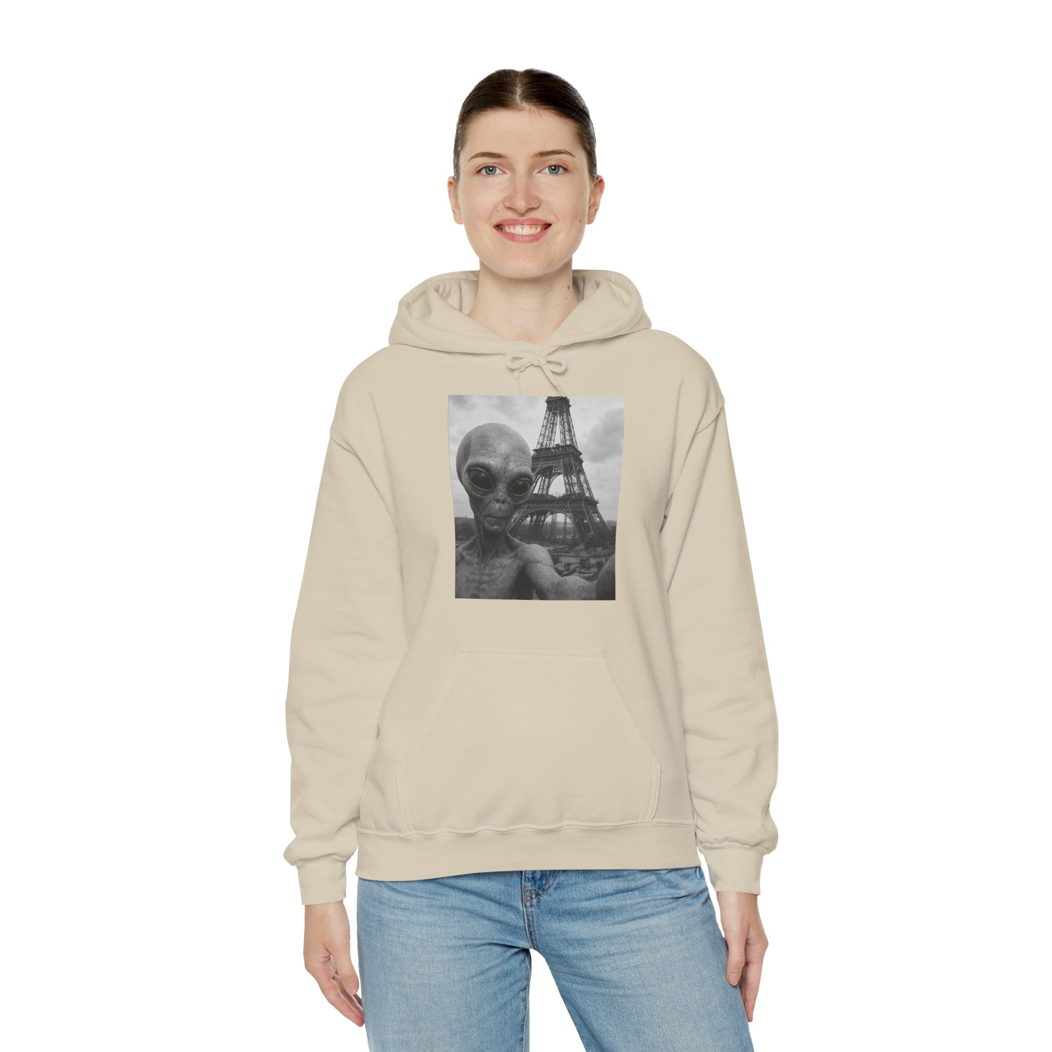 Viringee Alien Paris Hoodie - Unisex Heavy Blend Sweatshirt